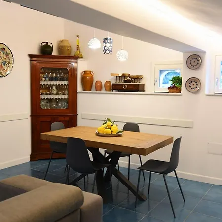 - Antica Residenza Amalfitana