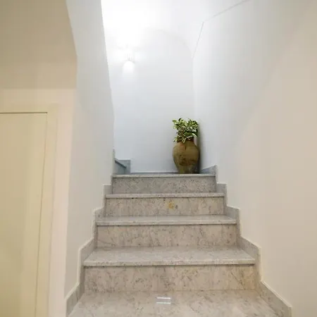 - Antica Residenza Amalfitana *